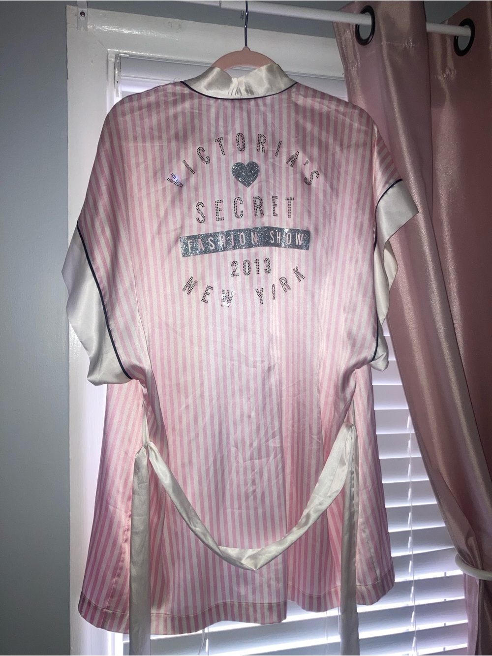 Victoria's Secret Pink & White Striped Satin Robe - Fashion Show 2013